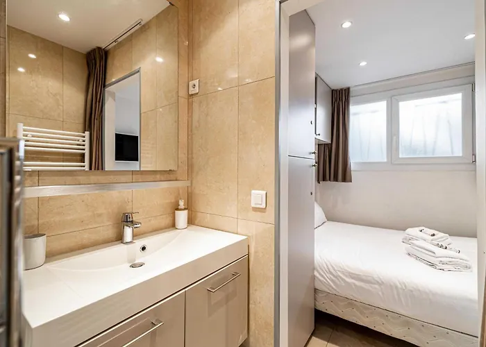 Modern A C 1br-4p With Balcony Cannes