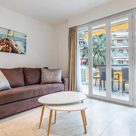 Apartment Modern A C 1br-4p With Balcony *