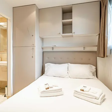 Modern A C 1br-4p With Balcony Apartment Cannes