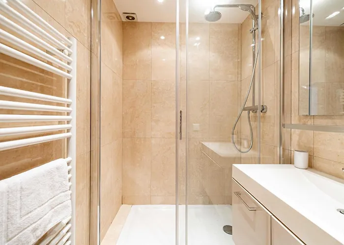 Modern A C 1br-4p With Balcony Daire Cannes